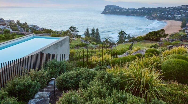 Boasting spectacular views over Whale Beach, the garden includes stepping stones bookended by mass plantings of Westringia ‘Mundi’ and Westringia ‘Zena’