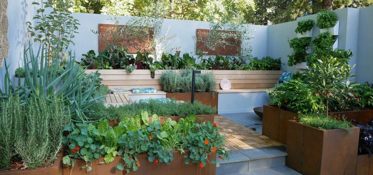 Justin Rhodes Achievable garden ‘Urban Harvest at a MIFGS 2024 (Image: Karen Smith)