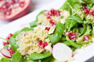 Various types of spinach are popular ingredients in many dishes (Image: Bernadette Wurzinger, Pixabay)