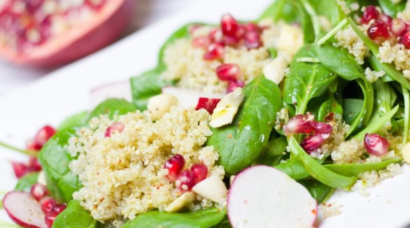 Various types of spinach are popular ingredients in many dishes (Image: Bernadette Wurzinger, Pixabay)