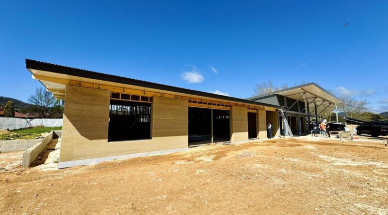 The Lithgow Women’s Shed hempcrete project in Lithgow NSW (images supplied by Dr Peter Irga)