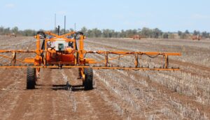 SwarmFarm robot in farm field (Image: SwarmFarm)