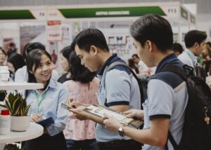 HortEx fosters international business exchange, with meetings linking growers, distributors, and technology providers in a vibrant floral setting (Image: HortEx)