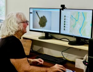 Rhonda Sorensen, Coordinator of the Living Plant Collection Records, using Hortis (Image: Cheryl Cooper)