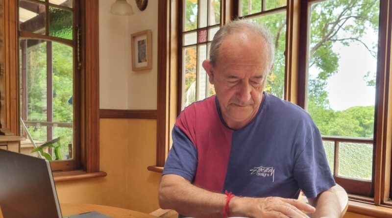 The author practising what he preaches (Image: Martha Regnault)