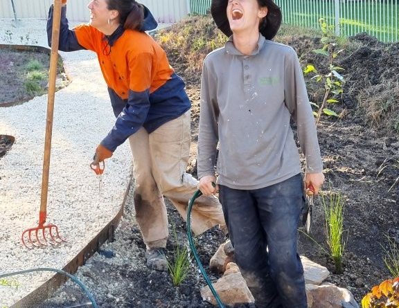 A long day on site and still laughing; teamwork and shared experience are part of working smarter (Image: Patrick Regnault)